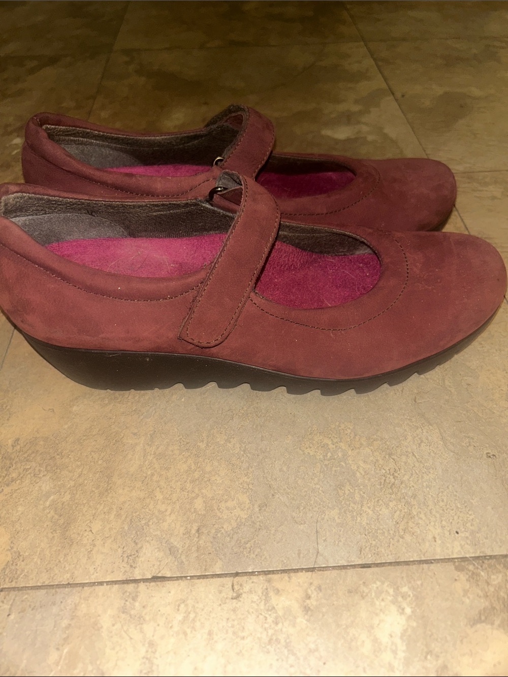 Munro Women's Mary Jane Flats in Burgundy Suede sz 8